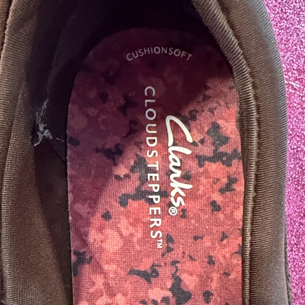 Clarks Men's Dark Brown Slip-On Loafers - Picture 2 of 4